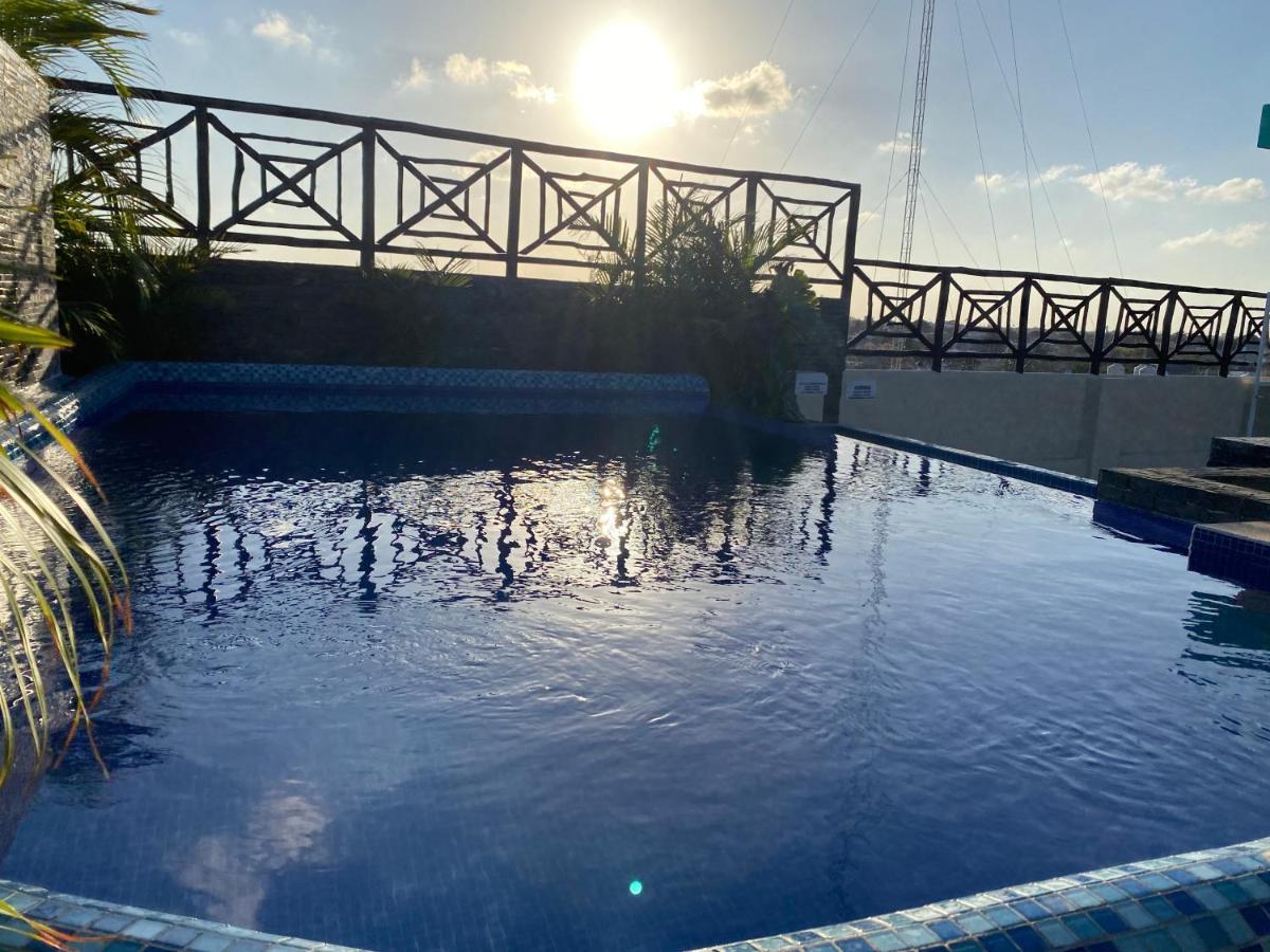 Hotel Suites La Roca Cancún Eksteriør bilde